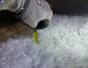 Zateplení domu s pultovou střechou pomocí foukané izolace